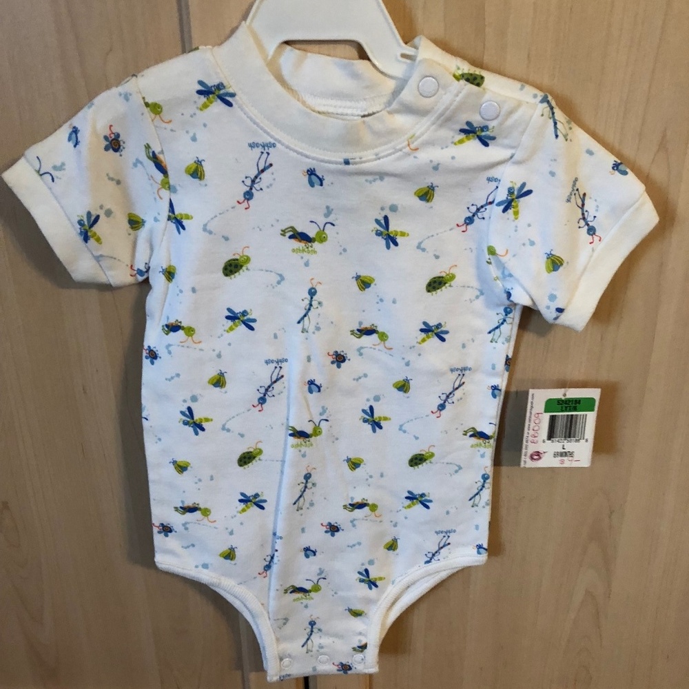 NWT Boys Onsie - sizes 6/9